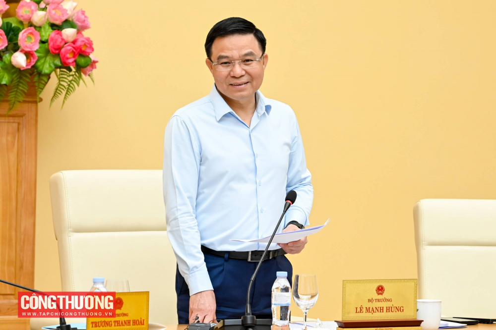 nhiệm vụ trọng tâm hàng đầu của EVN là bảo đảm cung ứng đủ điện cho nền kinh tế và đời sống nhân dân
