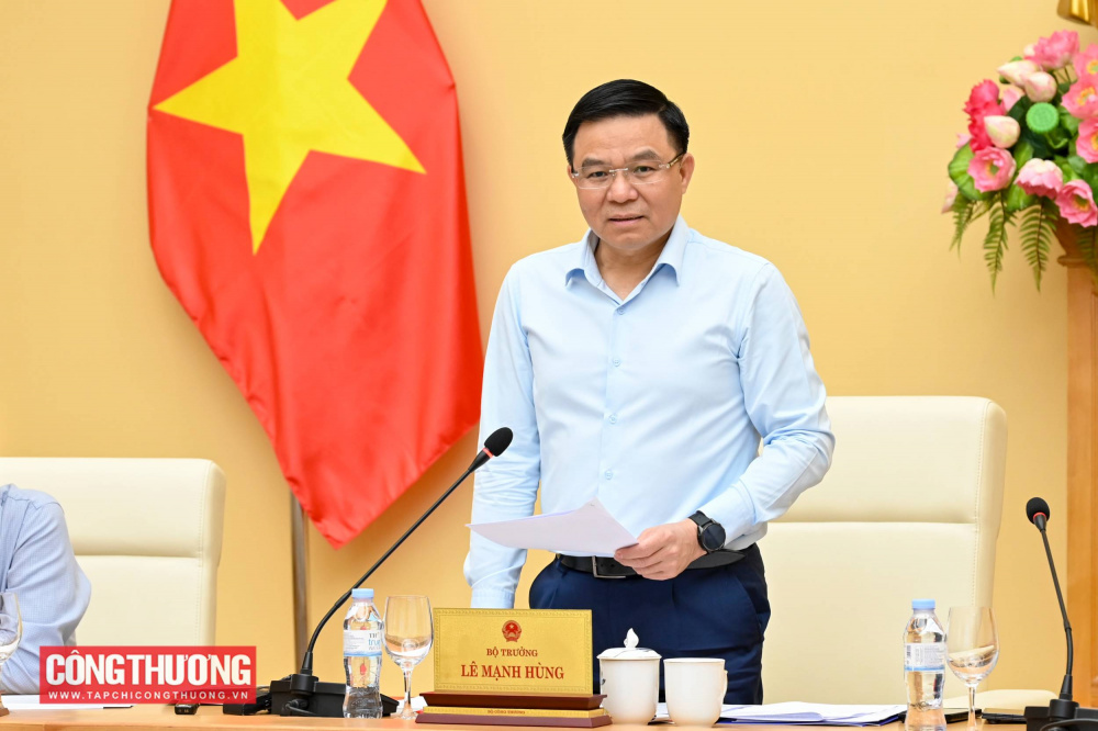 nhiệm vụ trọng tâm hàng đầu của EVN là bảo đảm cung ứng đủ điện cho nền kinh tế và đời sống nhân dân