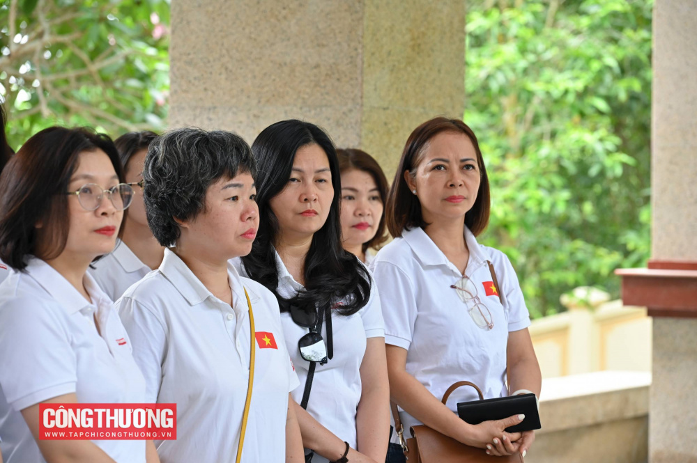 Về nguồn