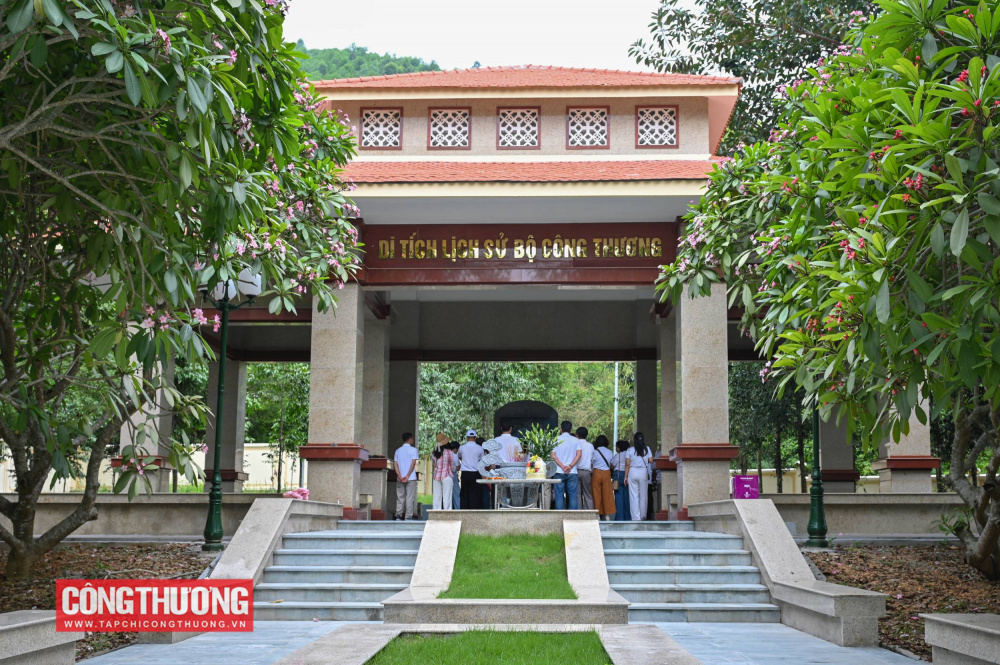 Về nguồn