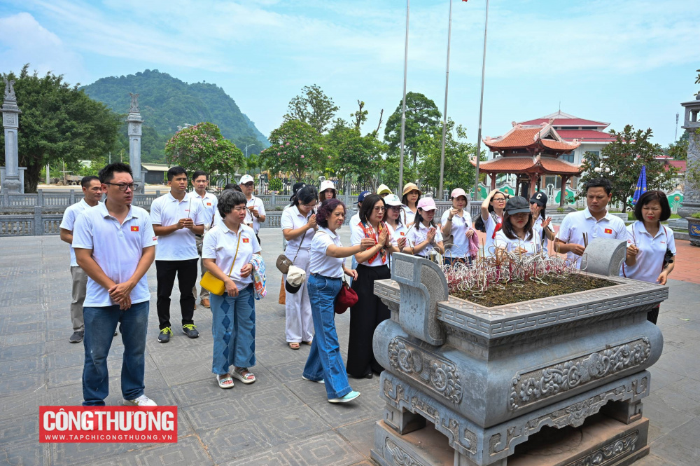 Về nguồn