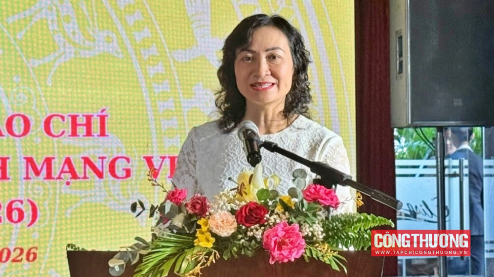 (Ảnh - Thứ trưởng Bộ Công Thương Phan Thị Thắng chủ trì chương trình gặp mặt các cơ quan báo chí phía Nam)