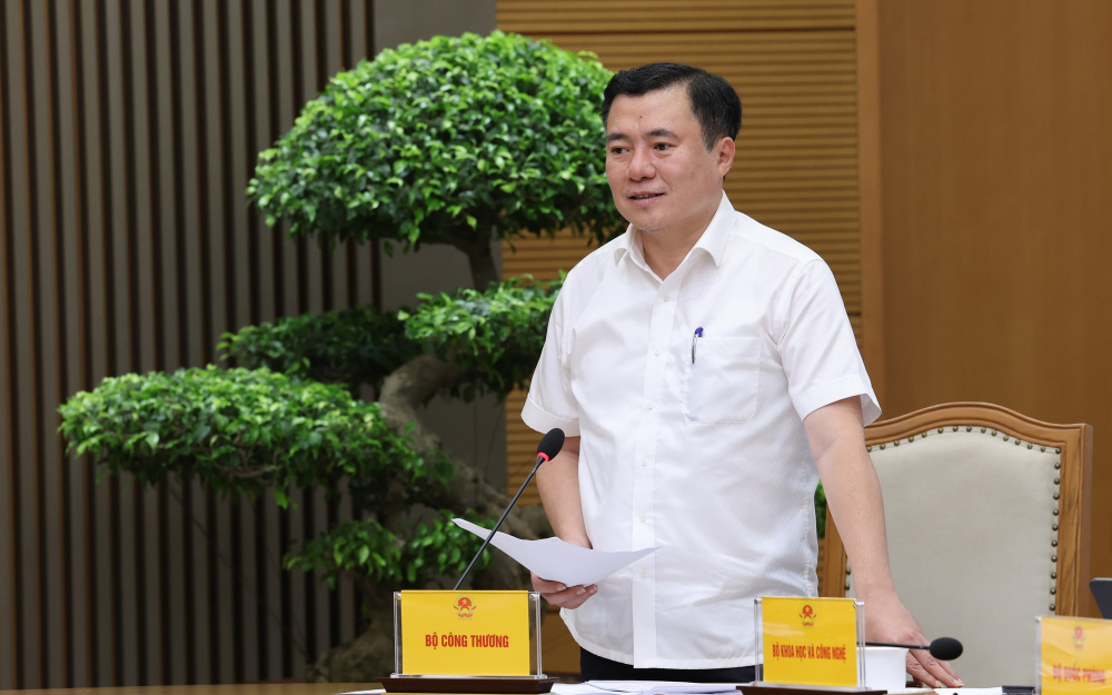 Phó Thủ tướng Thường trực Phạm Gia Túc: Hoàn thiện Nghị định mới để tái cơ cấu hệ thống kinh doanh xăng dầu, giảm khâu trung gian