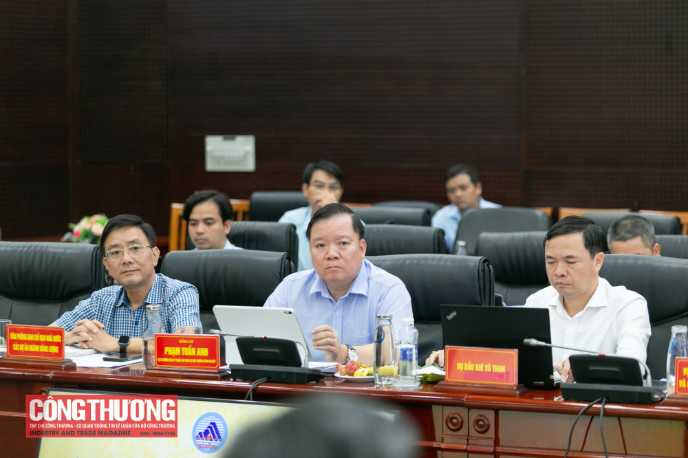 tham dự