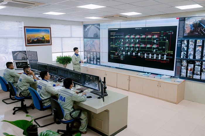 Đối với cán bộ, đảng viên Công ty Nhôm Đắk Nông, việc bảo vệ nền tảng tư tưởng của Đảng luôn gắn liền với lao động sản xuất alumin phát triển kinh tế, phục vụ nhân dân và đất nước.