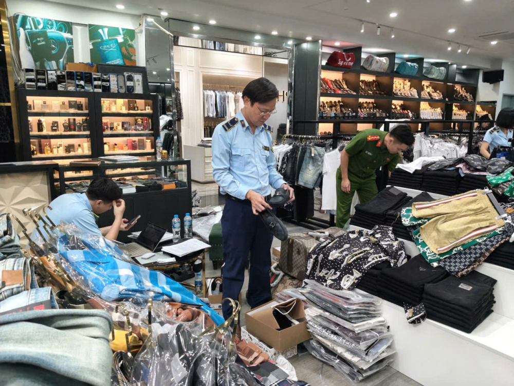 Sau gần một tháng triển khai cao điểm theo Công điện số 38 của Thủ tướng Chính phủ, lực lượng Quản lý thị trường cả nước đã kiểm tra 4.701 vụ việc, xử lý 3.730 vụ vi phạm,
