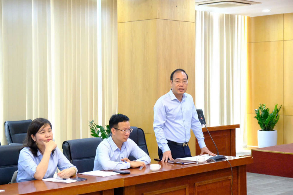 Vụ trưởng Vụ Tổ chức cán bộ Trần Quang Huy phát biểu tại hội nghị