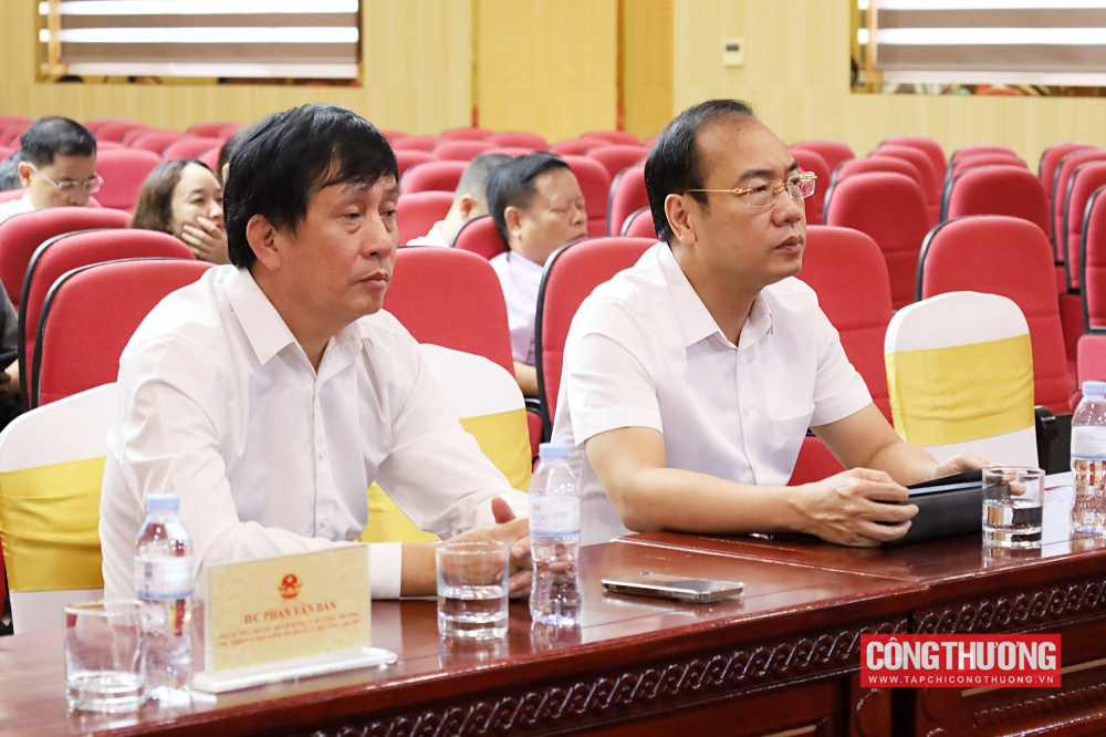 Đảng ủy Bộ Công Thương tham dự Hội nghị toàn quốc quán triệt Nghị quyết về phát triển kinh tế có vốn đầu tư nước ngoài