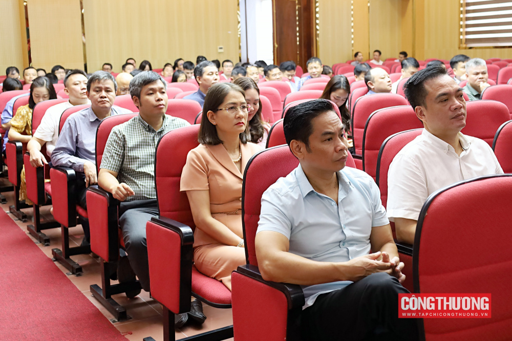 Đảng ủy Bộ Công Thương tham dự Hội nghị toàn quốc quán triệt Nghị quyết về phát triển kinh tế có vốn đầu tư nước ngoài