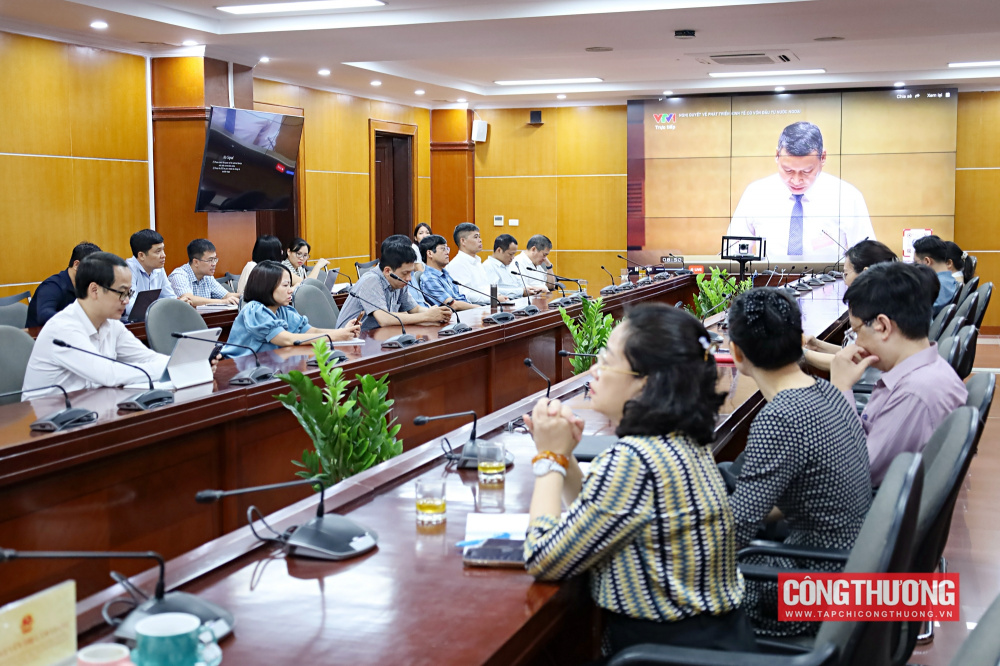 Đảng ủy Bộ Công Thương tham dự Hội nghị toàn quốc quán triệt Nghị quyết về phát triển kinh tế có vốn đầu tư nước ngoài