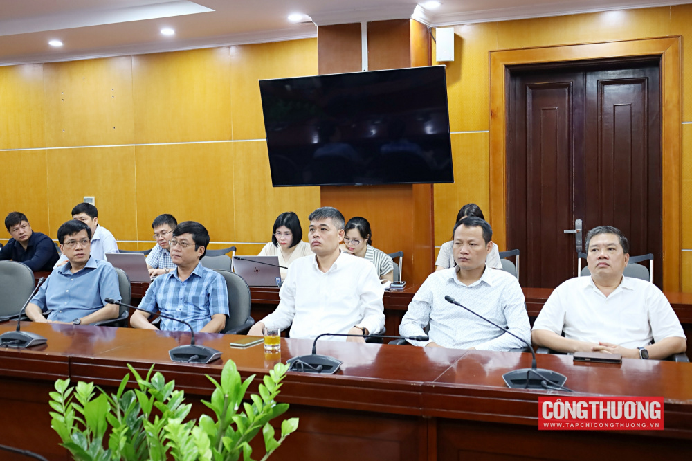 Đảng ủy Bộ Công Thương tham dự Hội nghị toàn quốc quán triệt Nghị quyết về phát triển kinh tế có vốn đầu tư nước ngoài