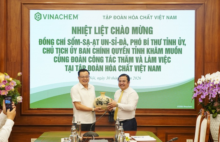 vinachem làm việc 5