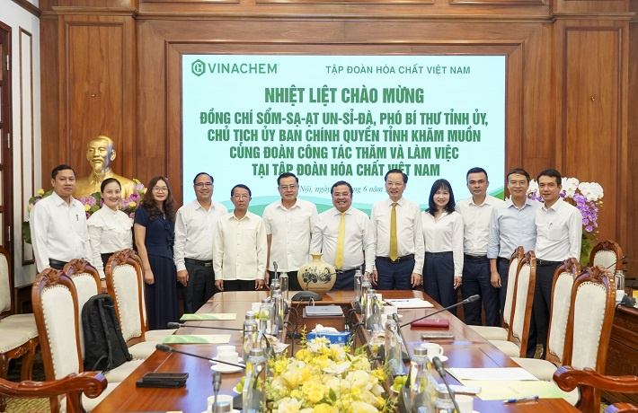 vinachem làm việc 7