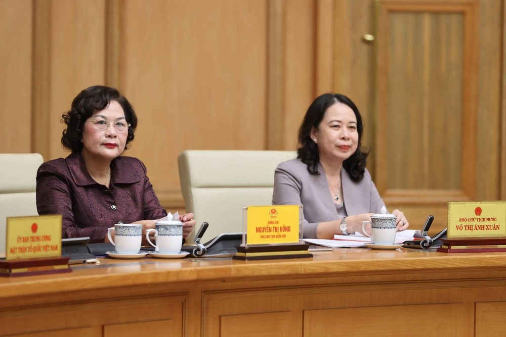 Phó Chủ tịch nước Võ Thị Ánh Xuân; Phó Chủ tịch Quốc hội Nguyễn Thị Hồng tham dự phiên họp - Ảnh: VGP