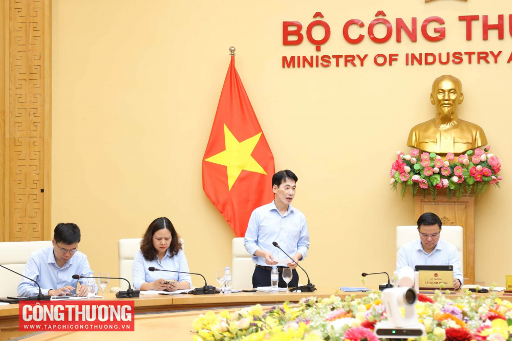 Bộ trưởng Bộ Công Thương Lê Mạnh Hùng chủ trì cuộc làm việc với Vụ Chính sách thương mại đa biên và Văn phòng Ban chỉ đạo liên ngành về hội nhập quốc tế về kinh tế