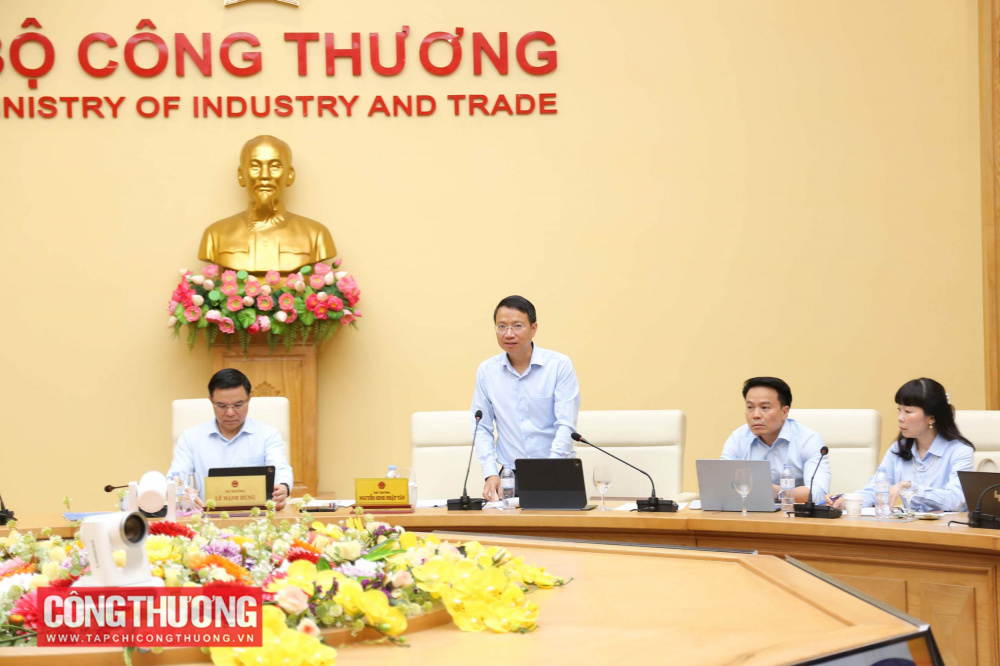 Bộ trưởng Bộ Công Thương Lê Mạnh Hùng chủ trì cuộc làm việc với Vụ Chính sách thương mại đa biên và Văn phòng Ban chỉ đạo liên ngành về hội nhập quốc tế về kinh tế