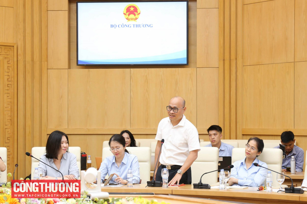 Bộ trưởng Bộ Công Thương Lê Mạnh Hùng chủ trì cuộc làm việc với Vụ Chính sách thương mại đa biên và Văn phòng Ban chỉ đạo liên ngành về hội nhập quốc tế về kinh tế