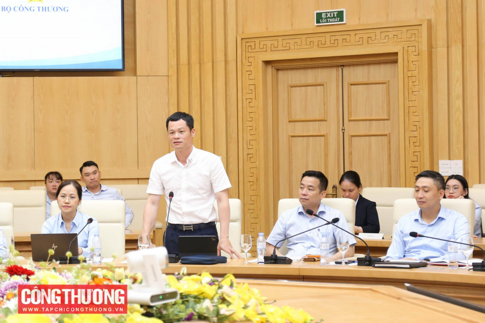 Bộ trưởng Bộ Công Thương Lê Mạnh Hùng chủ trì cuộc làm việc với Vụ Chính sách thương mại đa biên và Văn phòng Ban chỉ đạo liên ngành về hội nhập quốc tế về kinh tế