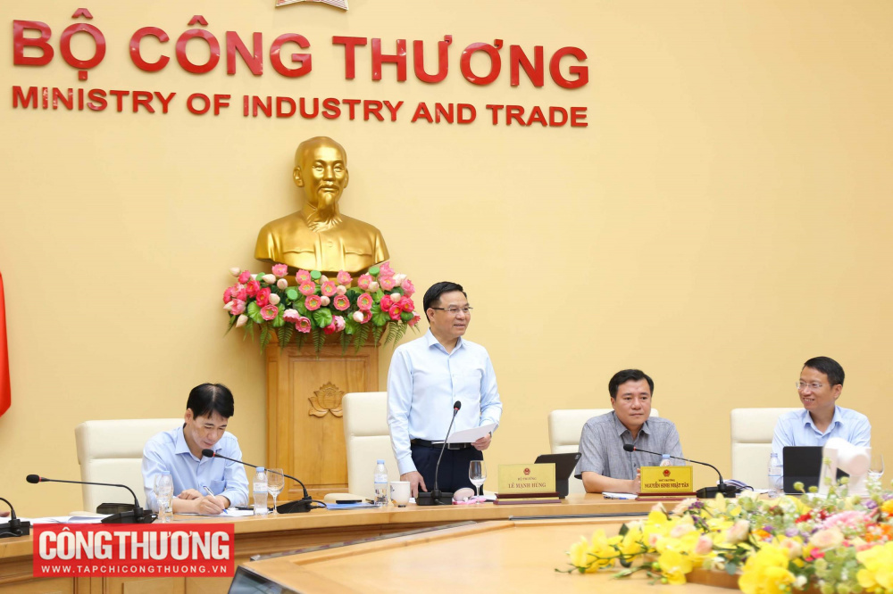 Bộ trưởng Bộ Công Thương Lê Mạnh Hùng chủ trì cuộc làm việc với Vụ Chính sách thương mại đa biên và Văn phòng Ban chỉ đạo liên ngành về hội nhập quốc tế về kinh tế