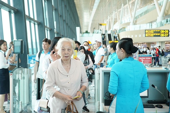 Từ ngày 6/6, Vietnam Airlines chính thức mở rộng chương trình ưu đãi giảm 15% giá vé nội địa dành cho hành khách từ 60 tuổi trở lên.