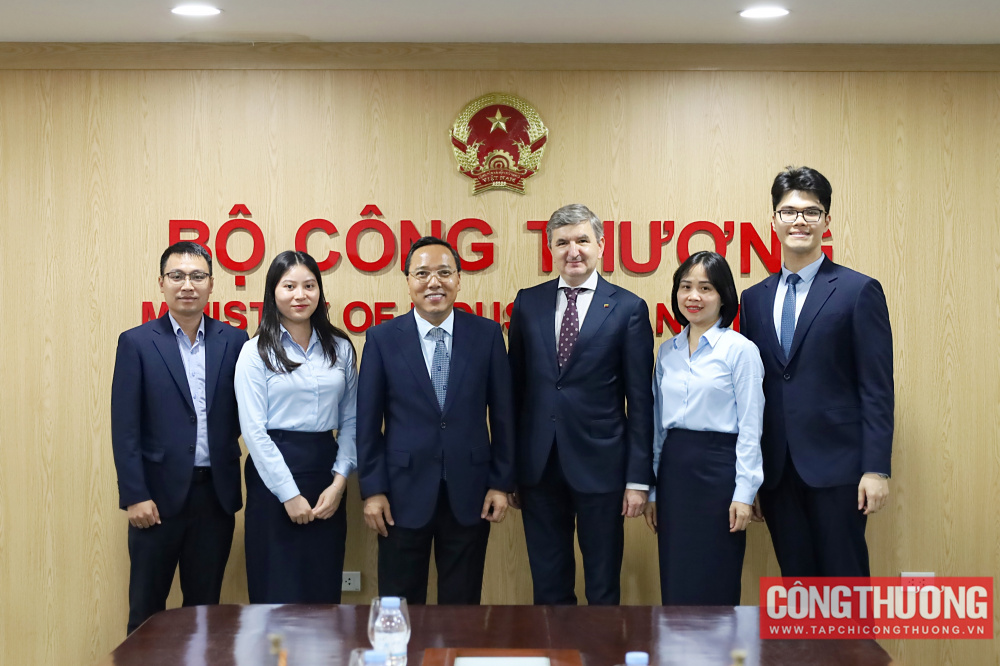 Thứ trưởng Nguyễn Hoàng Long tiếp Bộ trưởng Bộ Năng lượng Litva