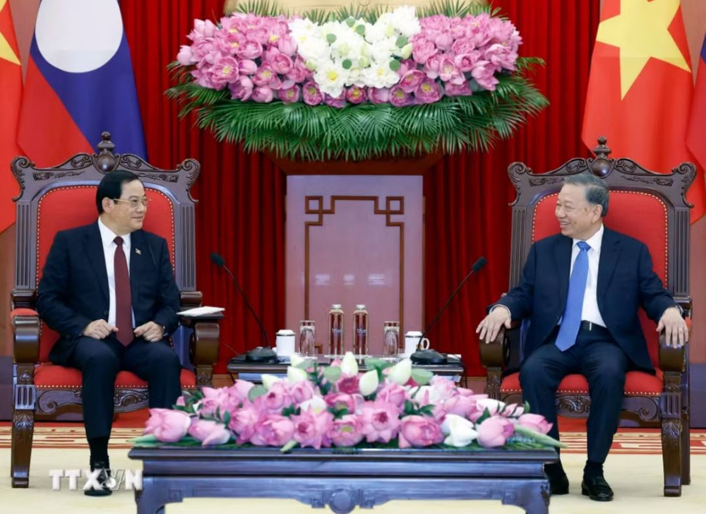 tiếp Lào