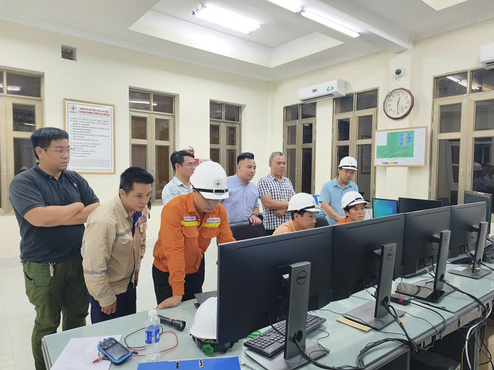 Đóng điện