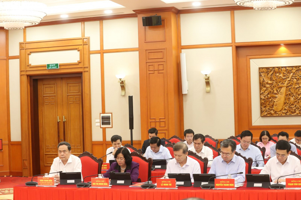 Chủ tịch Quốc hội Trần Thanh Mẫn và các đại biểu tham dự Phiên họp.