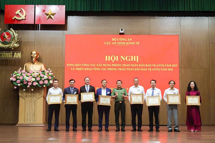 EVNGENCO1 được bộ công an tặng bằng khen
