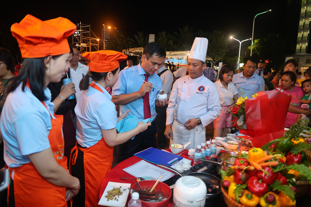 Yến sào Khánh Hòa