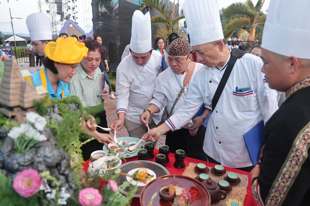 Yến sào Khánh Hòa