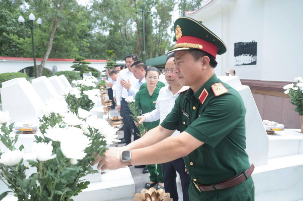 Thường trực Ban Bí thư 7