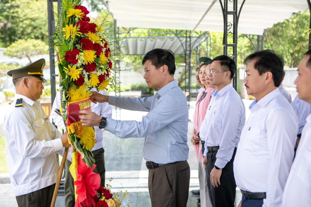 tri ân liệt sĩ 2