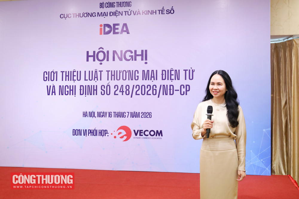 Khung pháp lý mới về thương mại điện tử không chỉ đặt ra yêu cầu tuân thủ cao hơn mà còn tạo nền tảng để thị trường phát triển minh bạch, chuyên nghiệp và bền vững hơn; bảo vệ tốt hơn quyền lợi người tiêu dùng, đồng thời mở ra cơ hội cho doanh nghiệp Việt Nam nâng chuẩn vận hành và mở rộng thị trường
