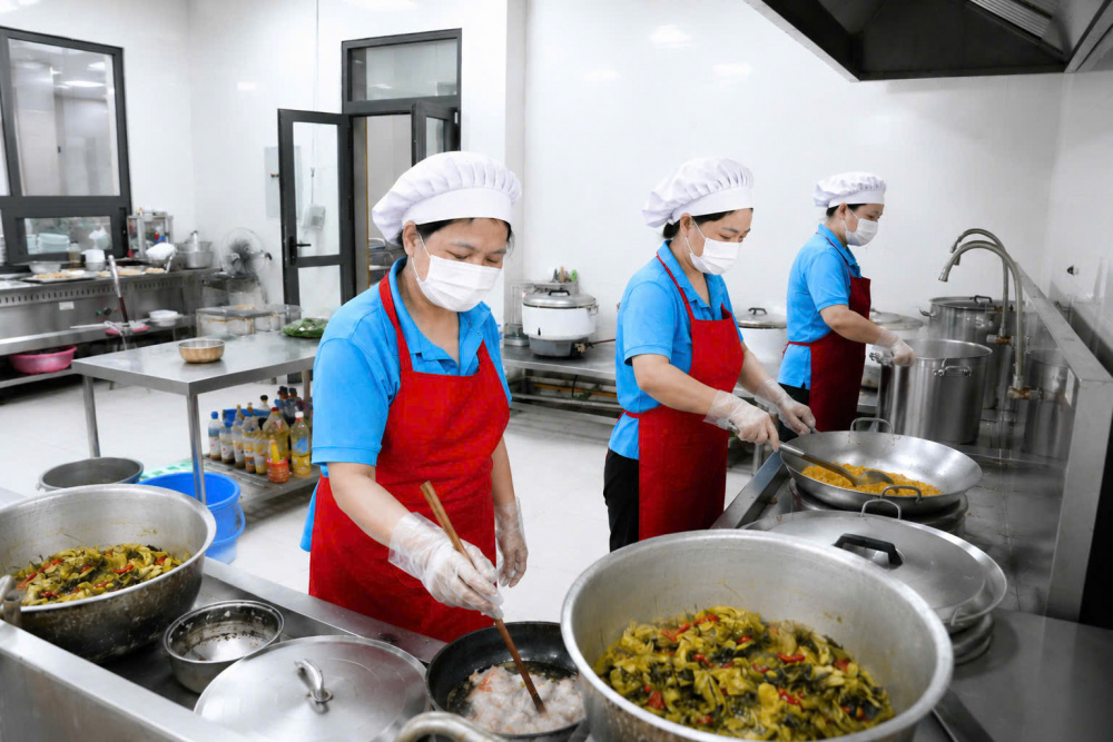 Bộ Công Thương đề xuất bãi bỏ một thành phần hồ sơ khi cấp Giấy chứng nhận cơ sở đủ điều kiện an toàn thực phẩm và cho phép sử dụng bản sao điện tử trong một số trường hợp đề nghị cấp lại.