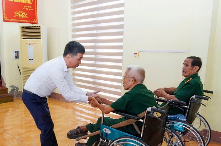 cách mạng 8