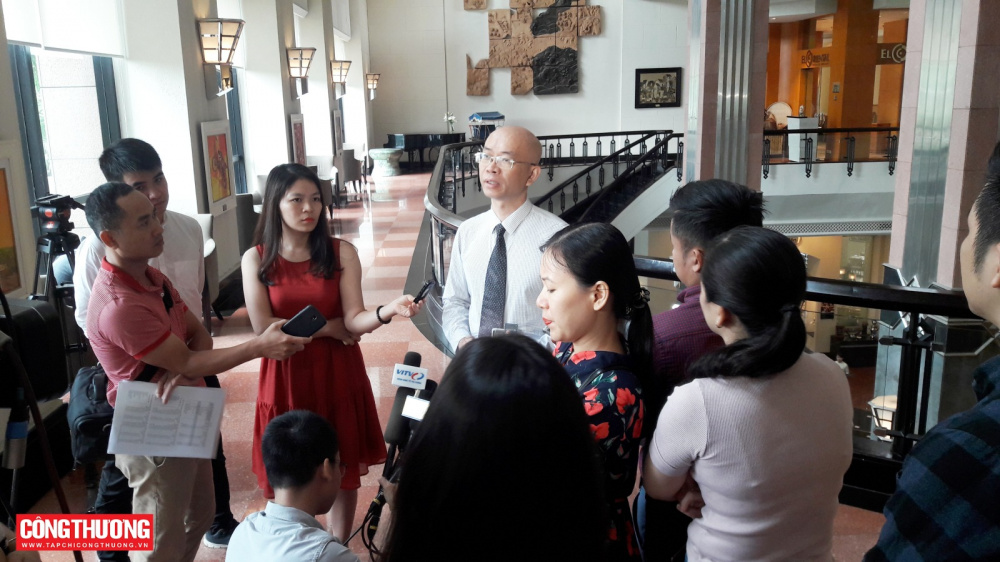 tiền bản quyền báo chí
