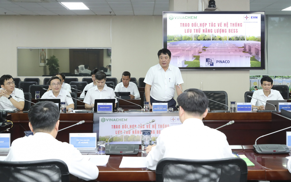 EVN và Vinachem trao đổi định hướng hợp tác về pin lưu trữ năng lượng