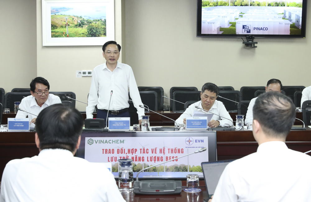 EVN và Vinachem trao đổi định hướng hợp tác về pin lưu trữ năng lượng