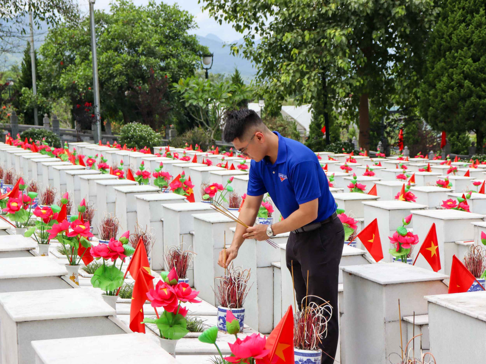 Nghĩa trang Liệt sĩ Quốc gia Vị Xuyên