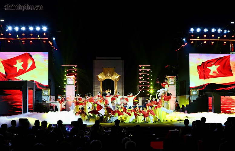 Description: Tổng Bí thư, Chủ tịch nước Tô Lâm dự Cầu truyền hình ‘Sao sáng dẫn đường’- Ảnh 11.
