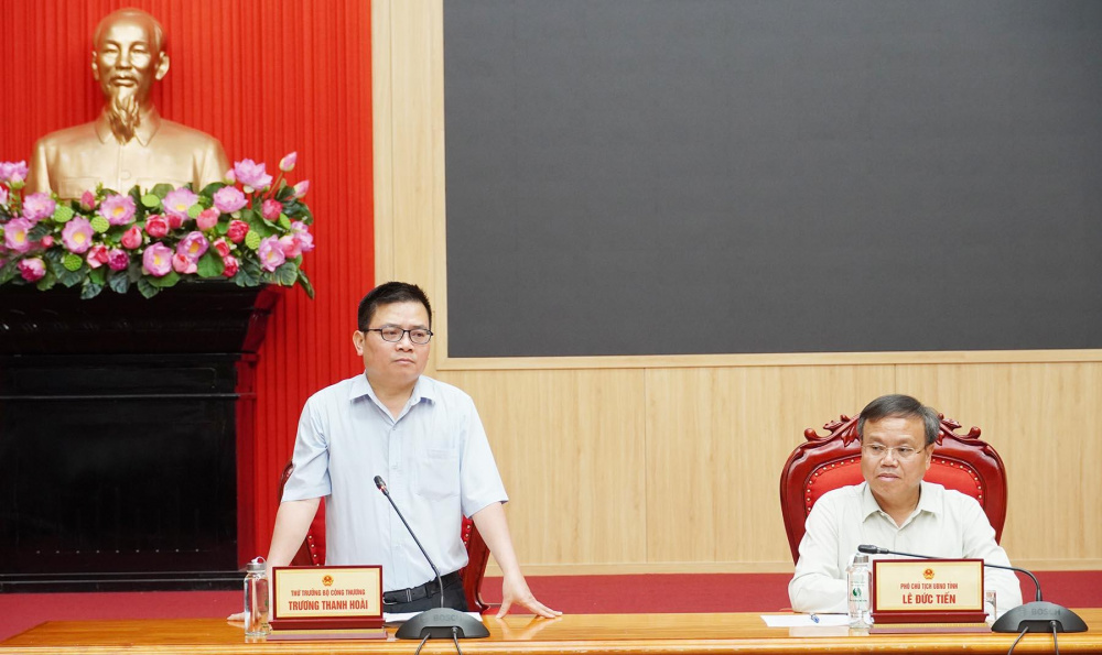 Thứ trưởng Bộ Công Thương Trương Thanh Hoài  và Phó Chủ tịch UBND tỉnh Lê Đức Tiến chủ trì buổi làm việc