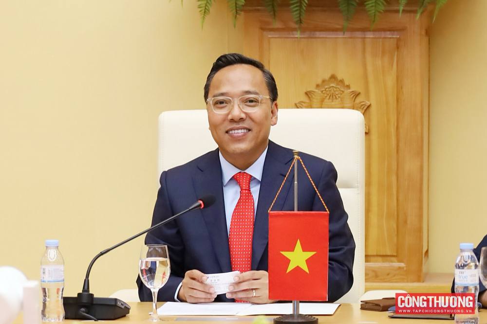 Thứ trưởng Nguyễn Hoàng Long làm việc với Thứ trưởng Bộ Thương mại, Công nghiệp và Tài nguyên Hàn Quốc về hợp tác năng lượng hạt nhân