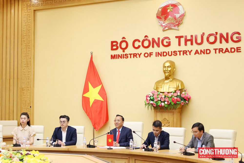 Thứ trưởng Nguyễn Hoàng Long làm việc với Thứ trưởng Bộ Thương mại, Công nghiệp và Tài nguyên Hàn Quốc về hợp tác năng lượng hạt nhân