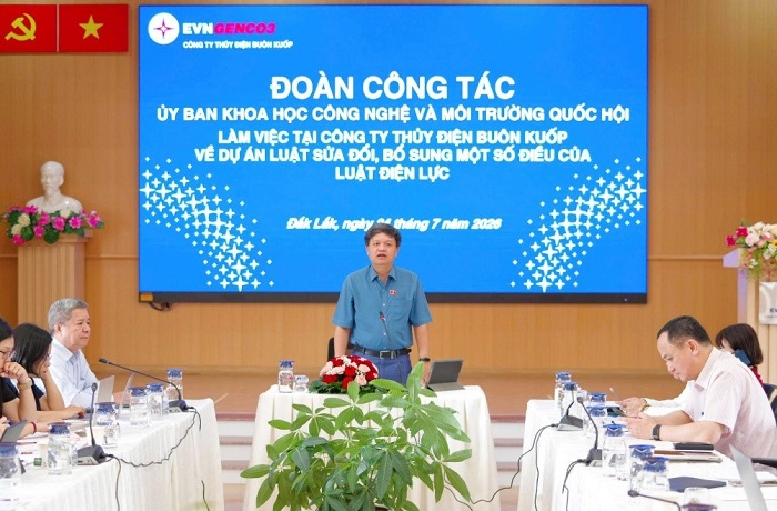 Đoàn công tác của Quốc hội làm việc tại Công ty thủy điện Buôn Kuốp.