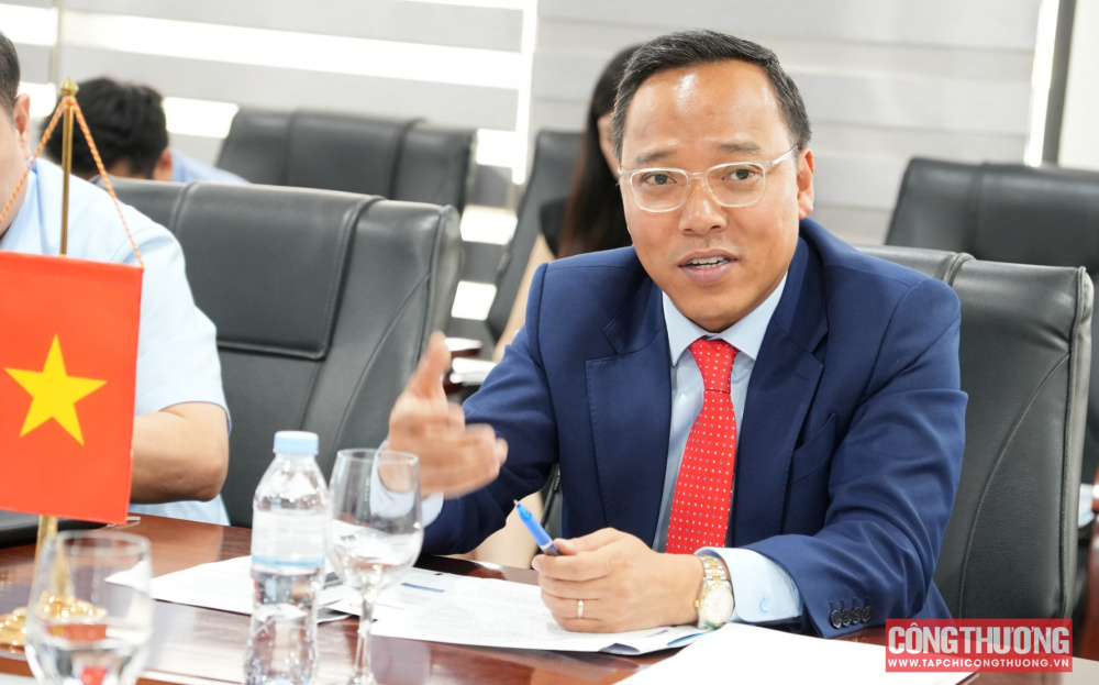 Thứ trưởng Bộ Công Thương Nguyễn Hoàng Long