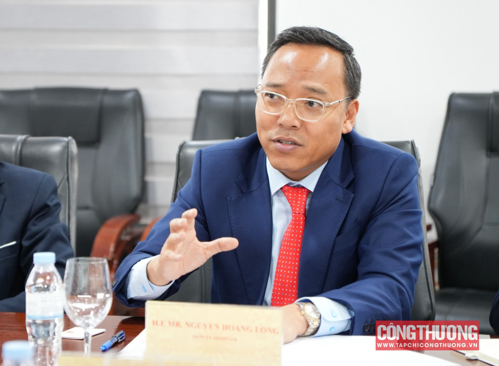 Thứ trưởng Bộ Công Thương Nguyễn Hoàng Long