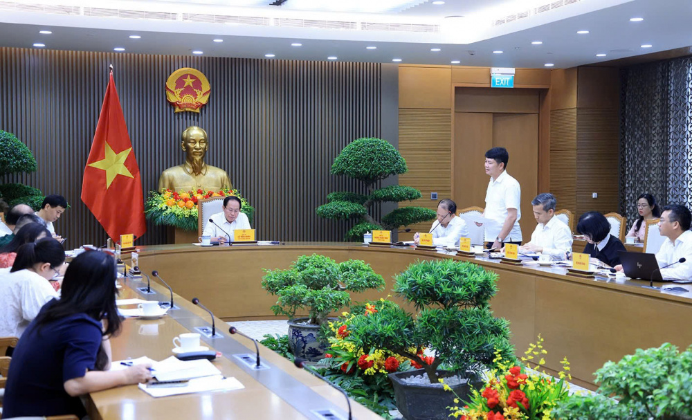 Đại diện lãnh đạo các bộ, cơ quan thảo luận, đóng góp ý kiến tại cuộc họp - Ảnh: VGP/Thu Sa
