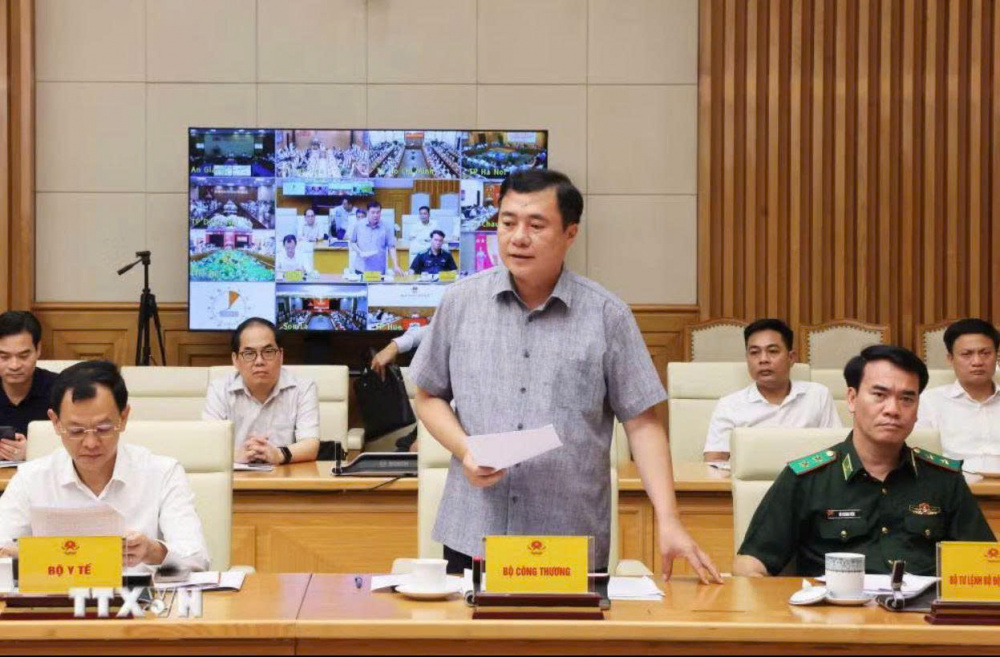Thứ trưởng Nguyễn Sinh Nhật Tân