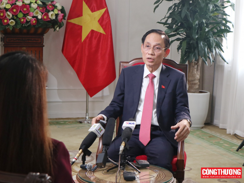 lê hoài trung đối ngoại